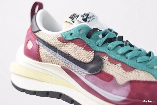 sacai  DD3035-200 Red Green Neptune  Vaporwaffle Nike Villain 0118